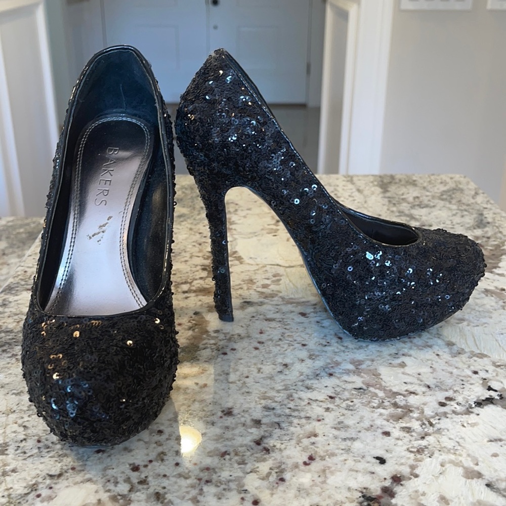 Bakers Melinaseqn platform black heels